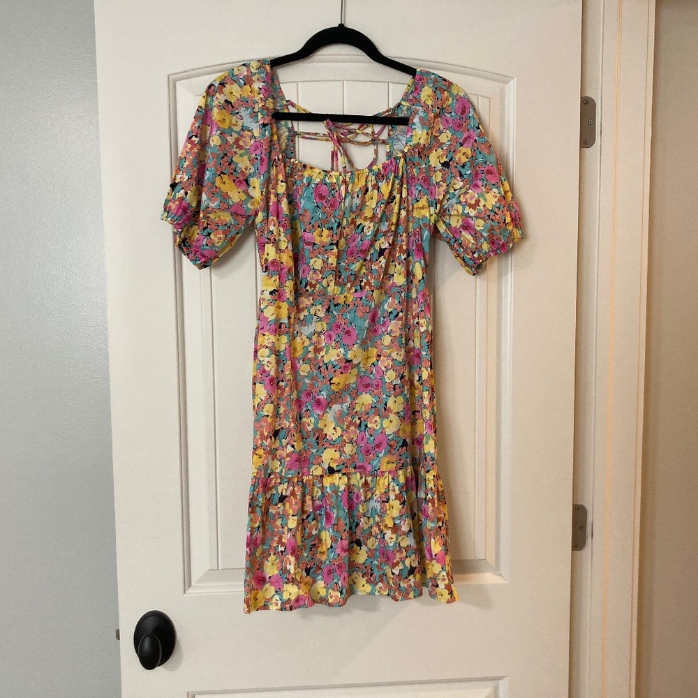 Women’s square neck floral mini dress